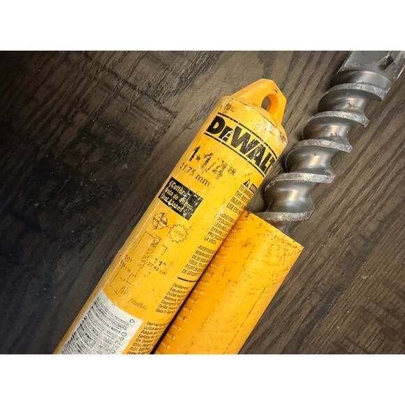 DEWALT DW5760 1-1/4” x11” x16” 4-Cutter Spline Shank Rotary Hammer Bit - Picture 4 of 10
